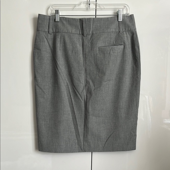 Old Navy Gray Pencil Skirt Knee-Length Stretch Work Style, Size 10 - Picture 5 of 8